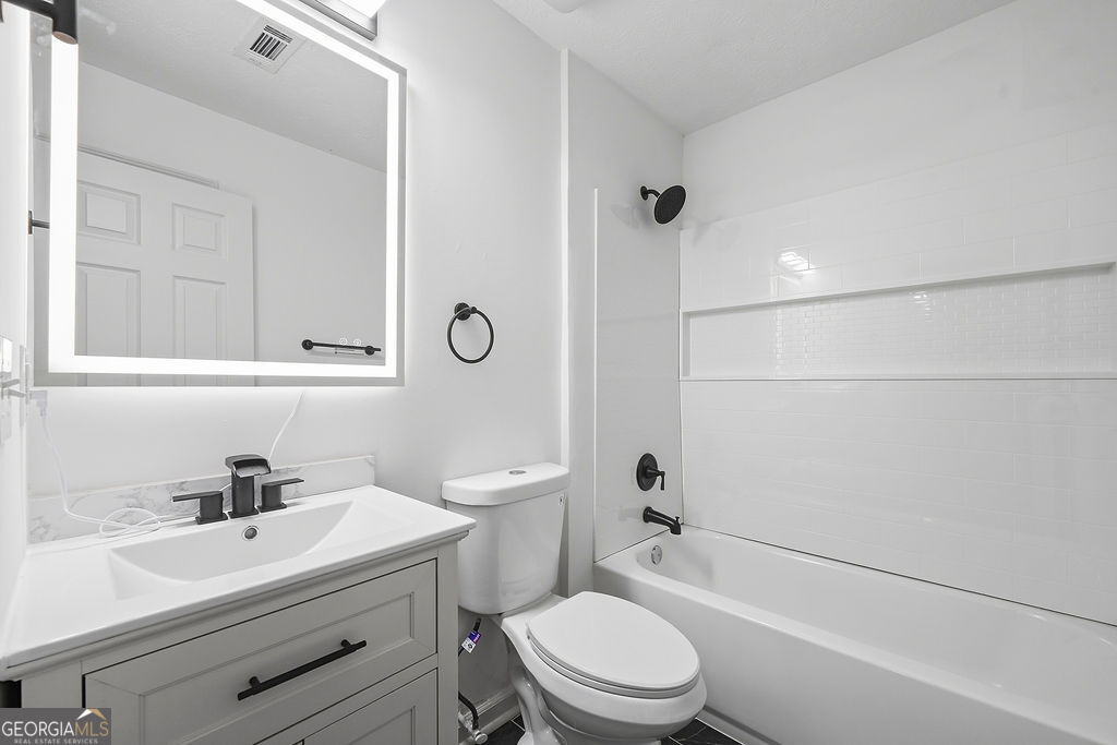 648 Fieldcrest Drive Property Photo 15
