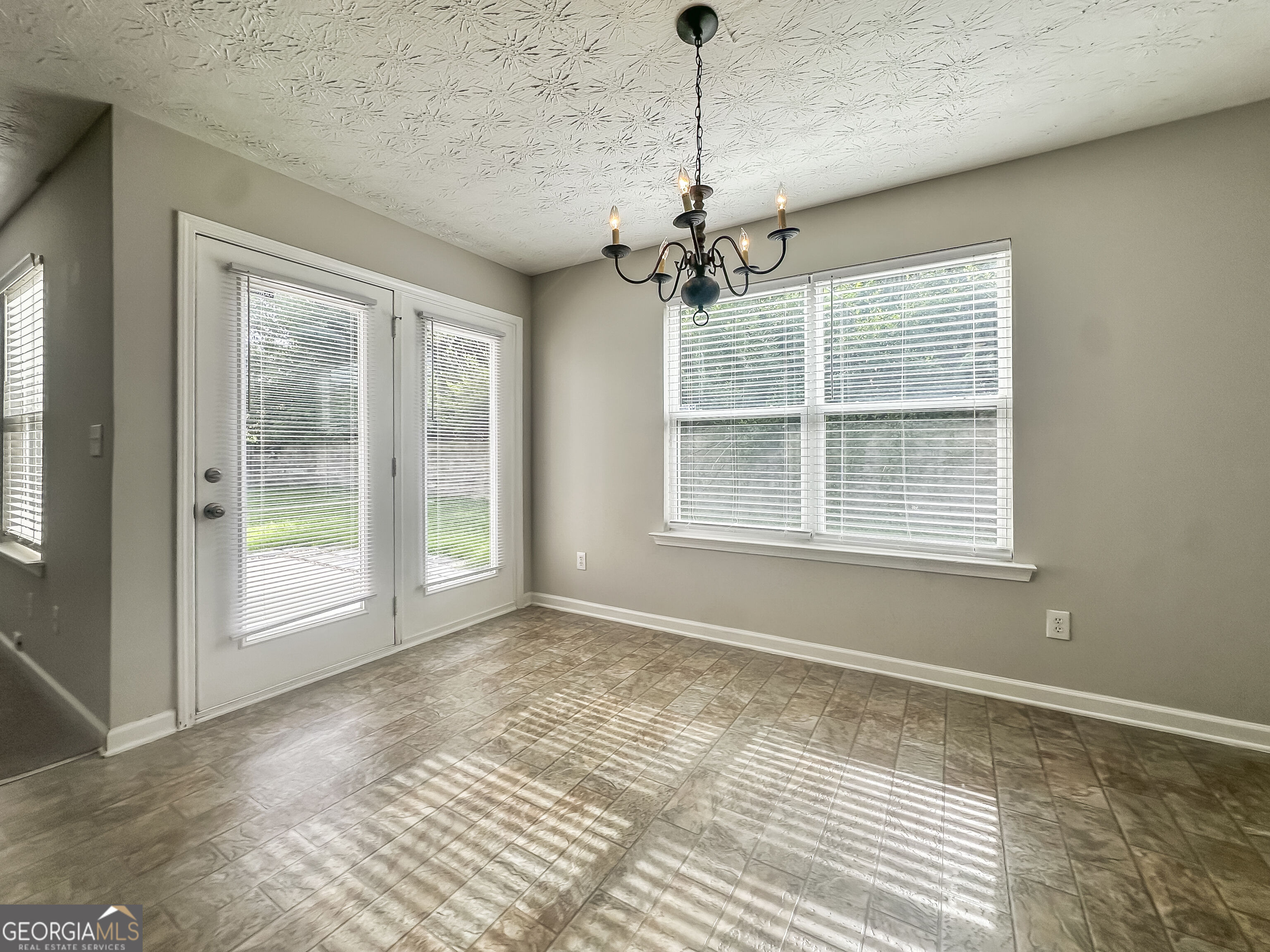 2613 Waterdale Road Sw Property Photo 5