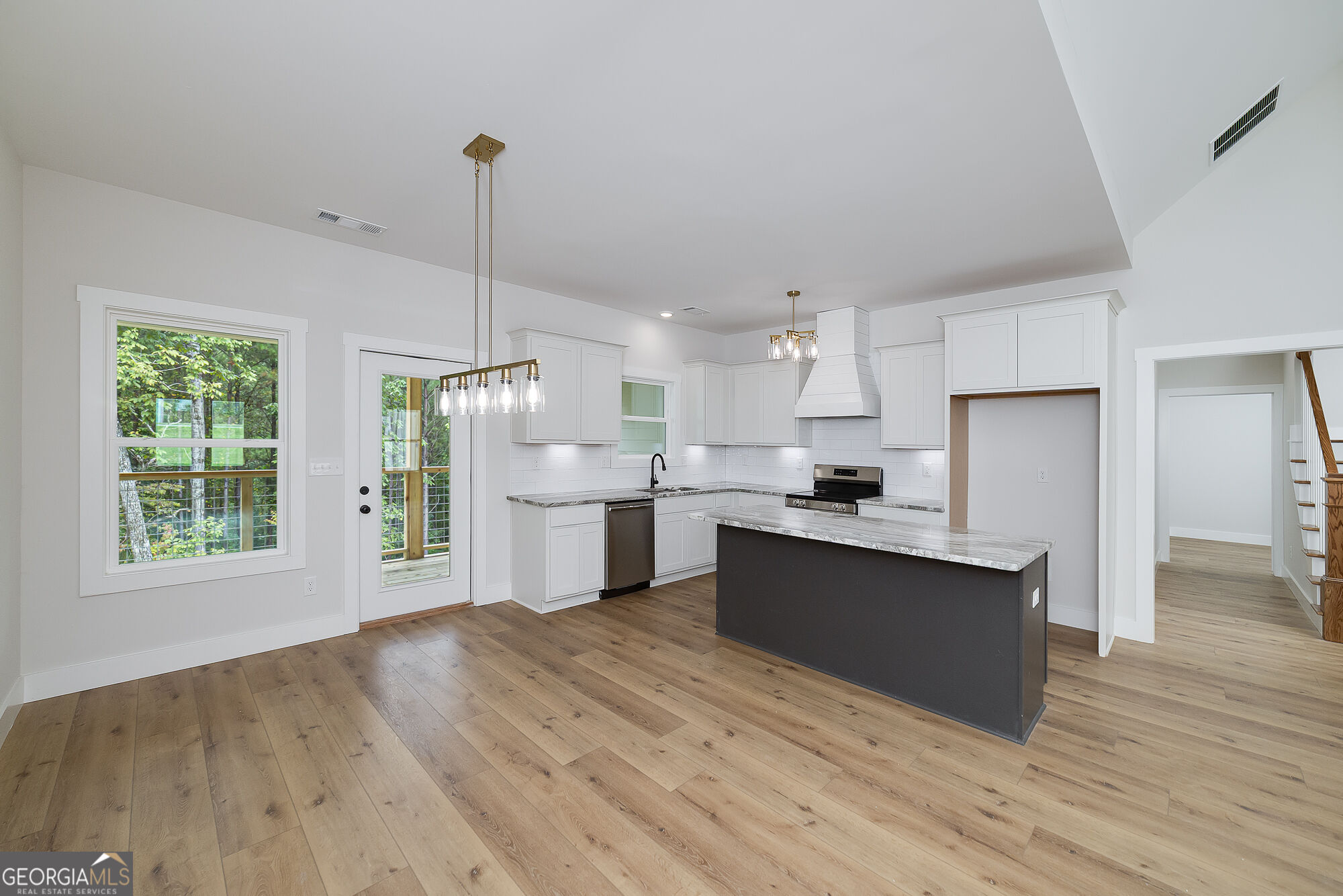 80 Lloyd Street Property Photo 17