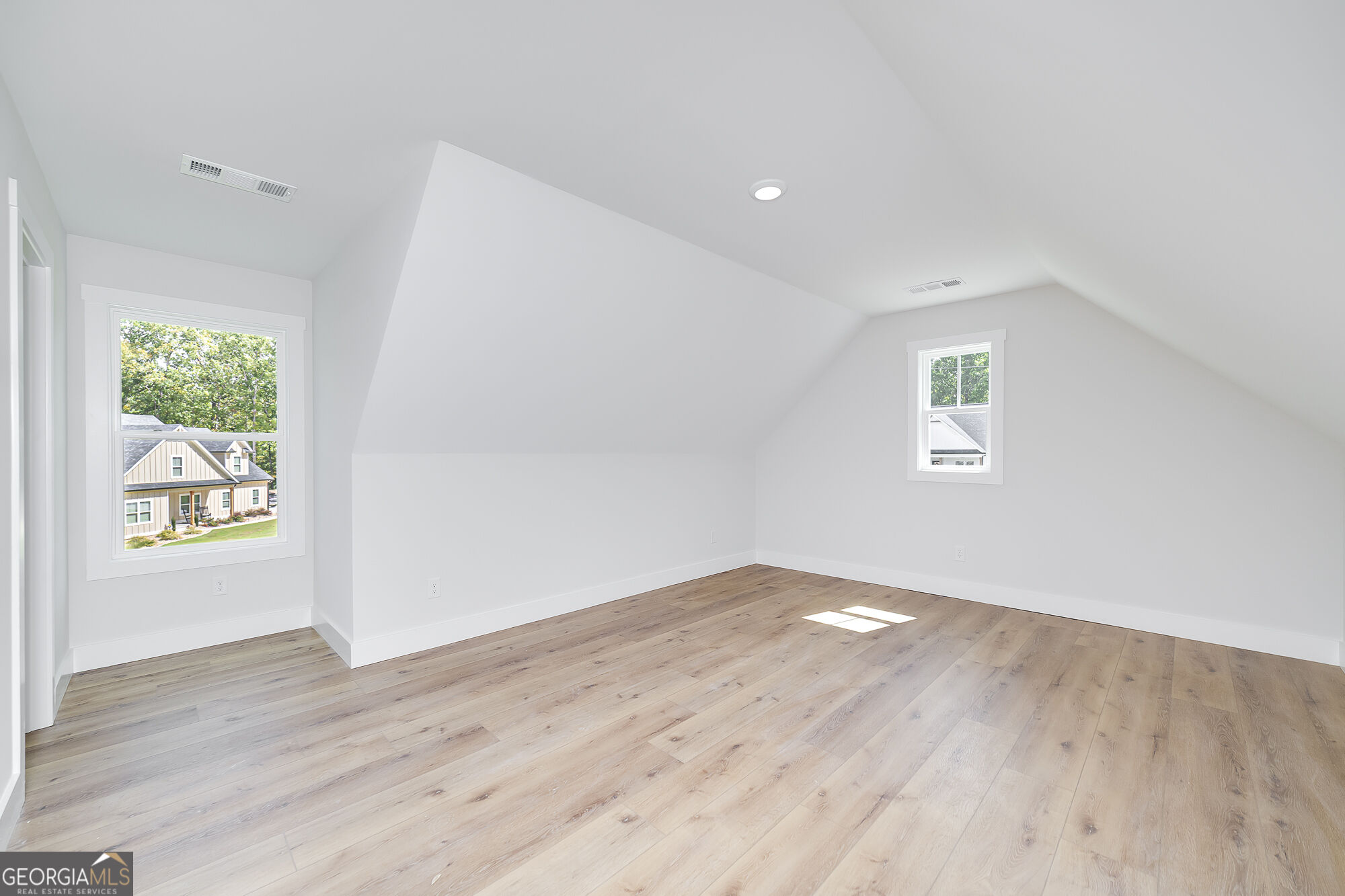 80 Lloyd Street Property Photo 34