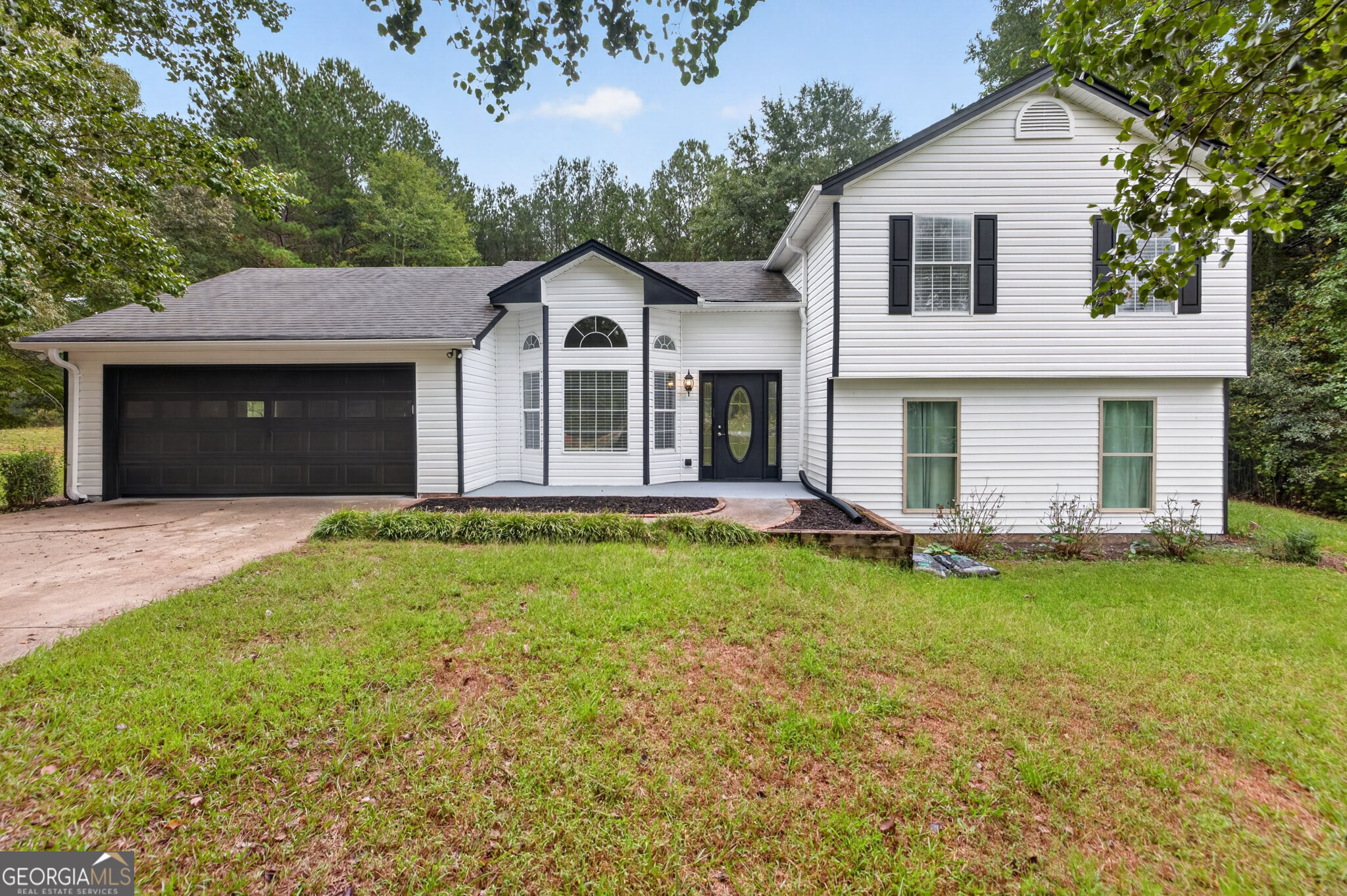 220 Robert Drive Property Photo 1
