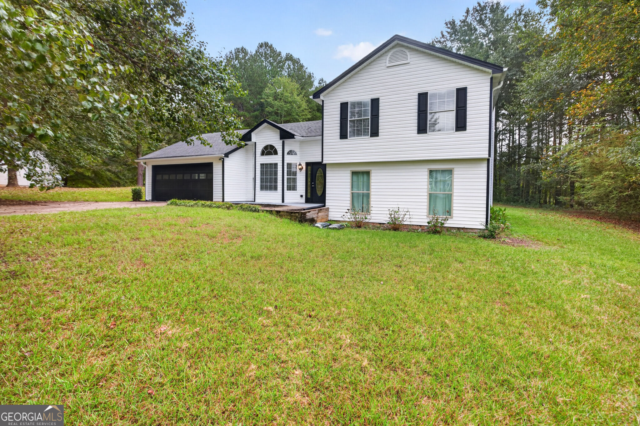 220 Robert Drive Property Photo 3