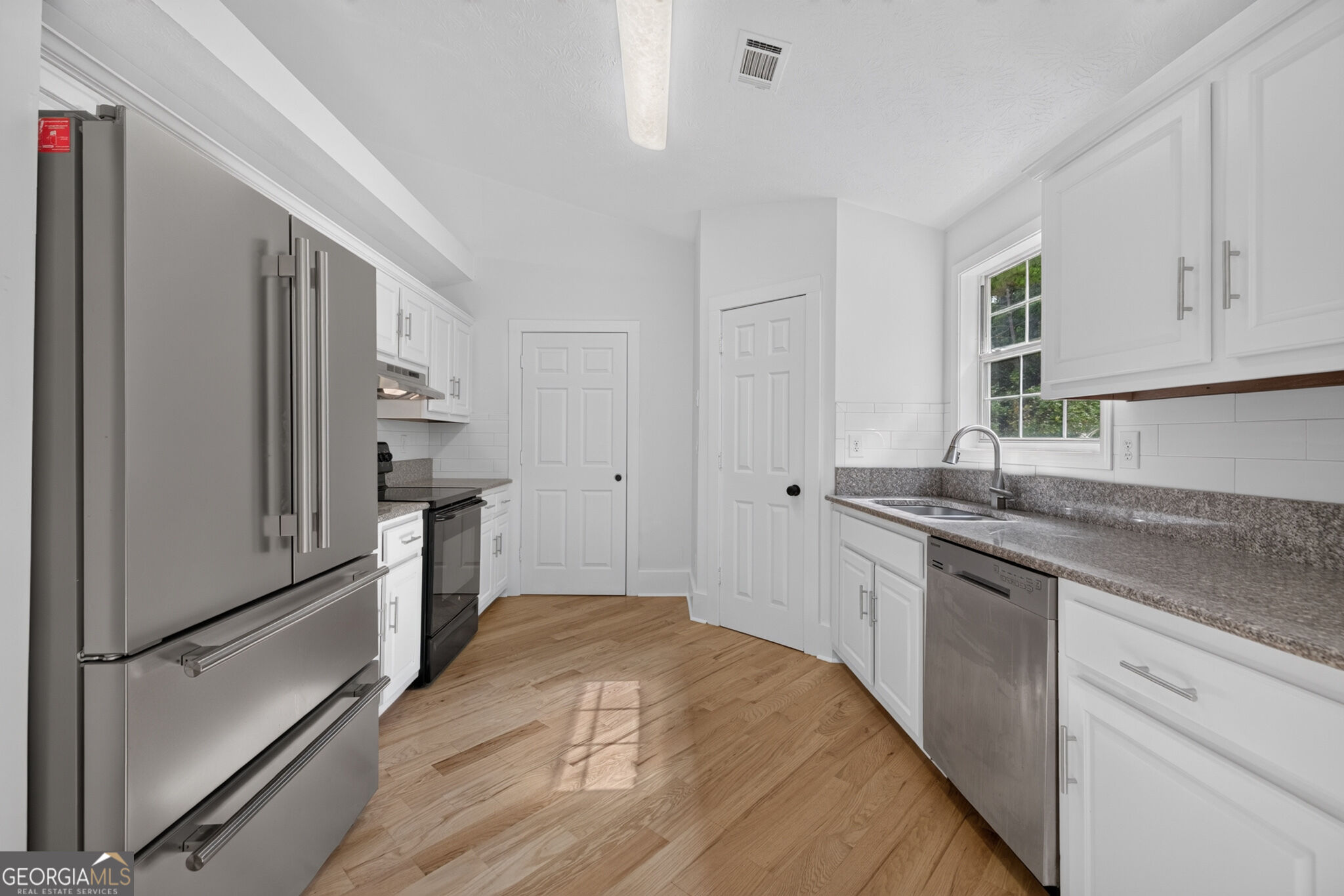 220 Robert Drive Property Photo 16