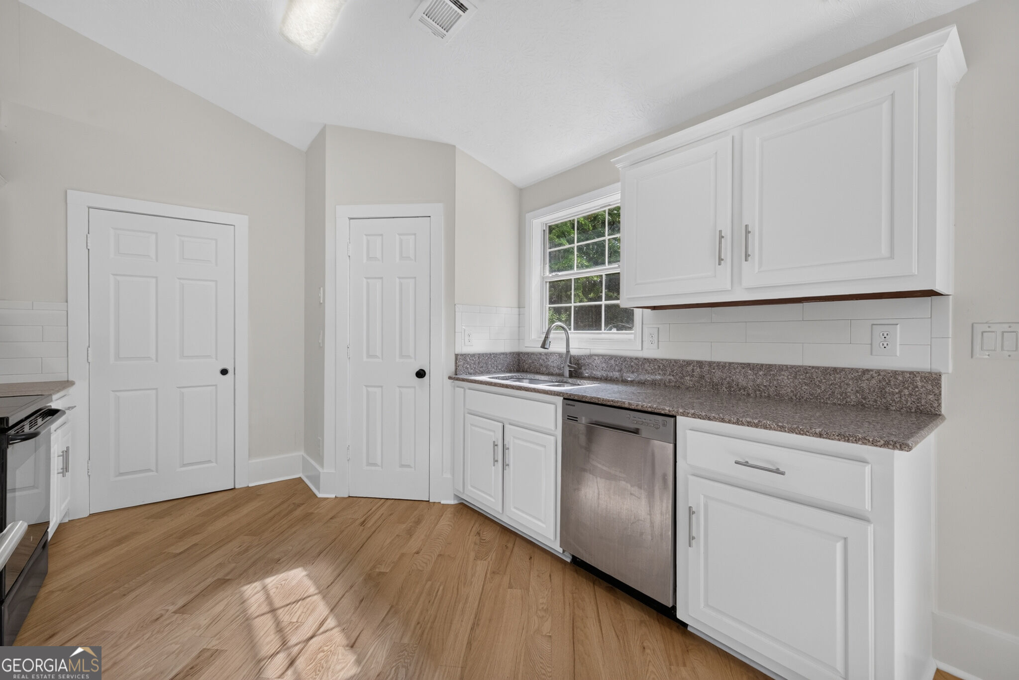 220 Robert Drive Property Photo 19