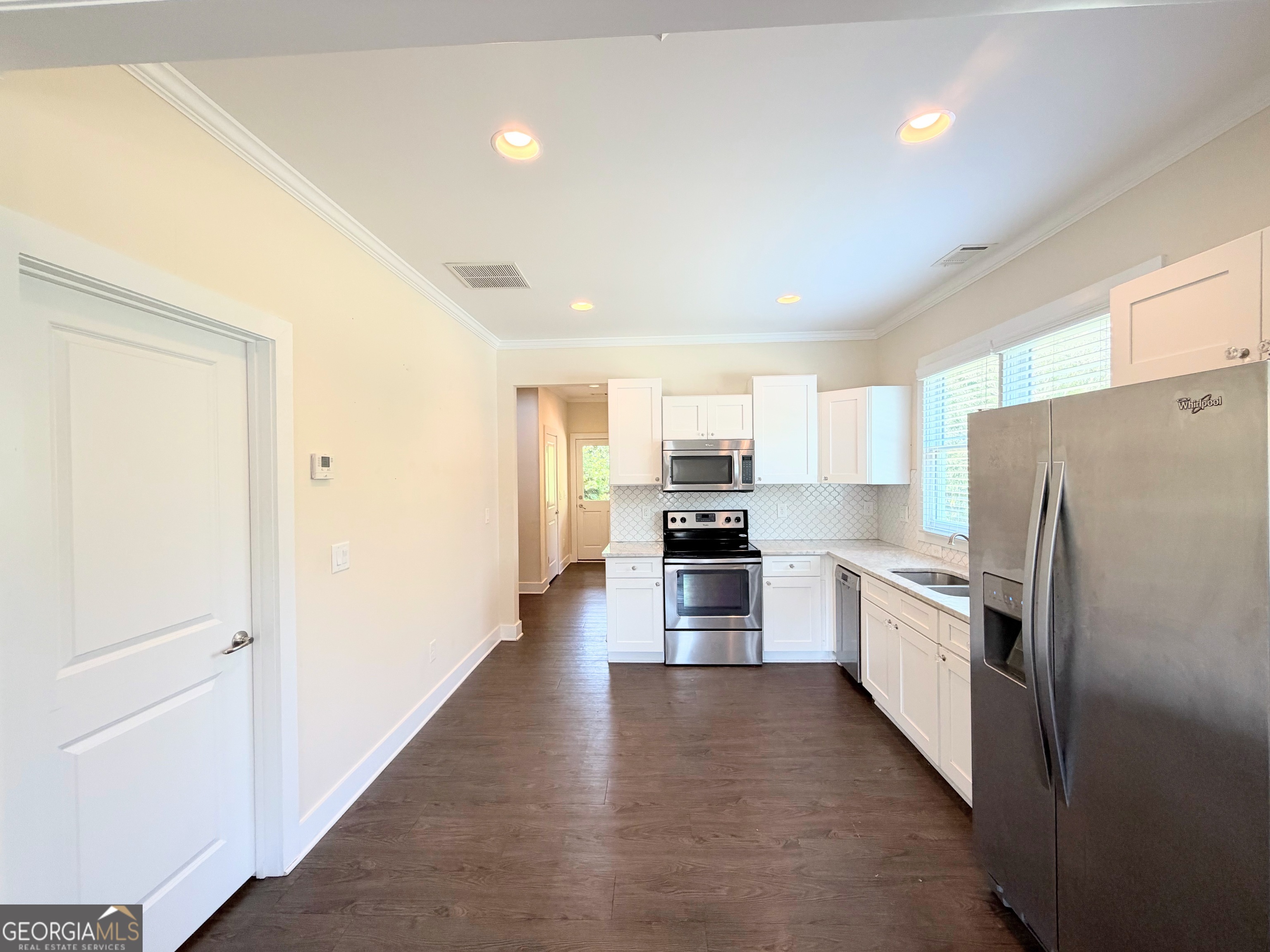 801 Park Lane Property Photo 10