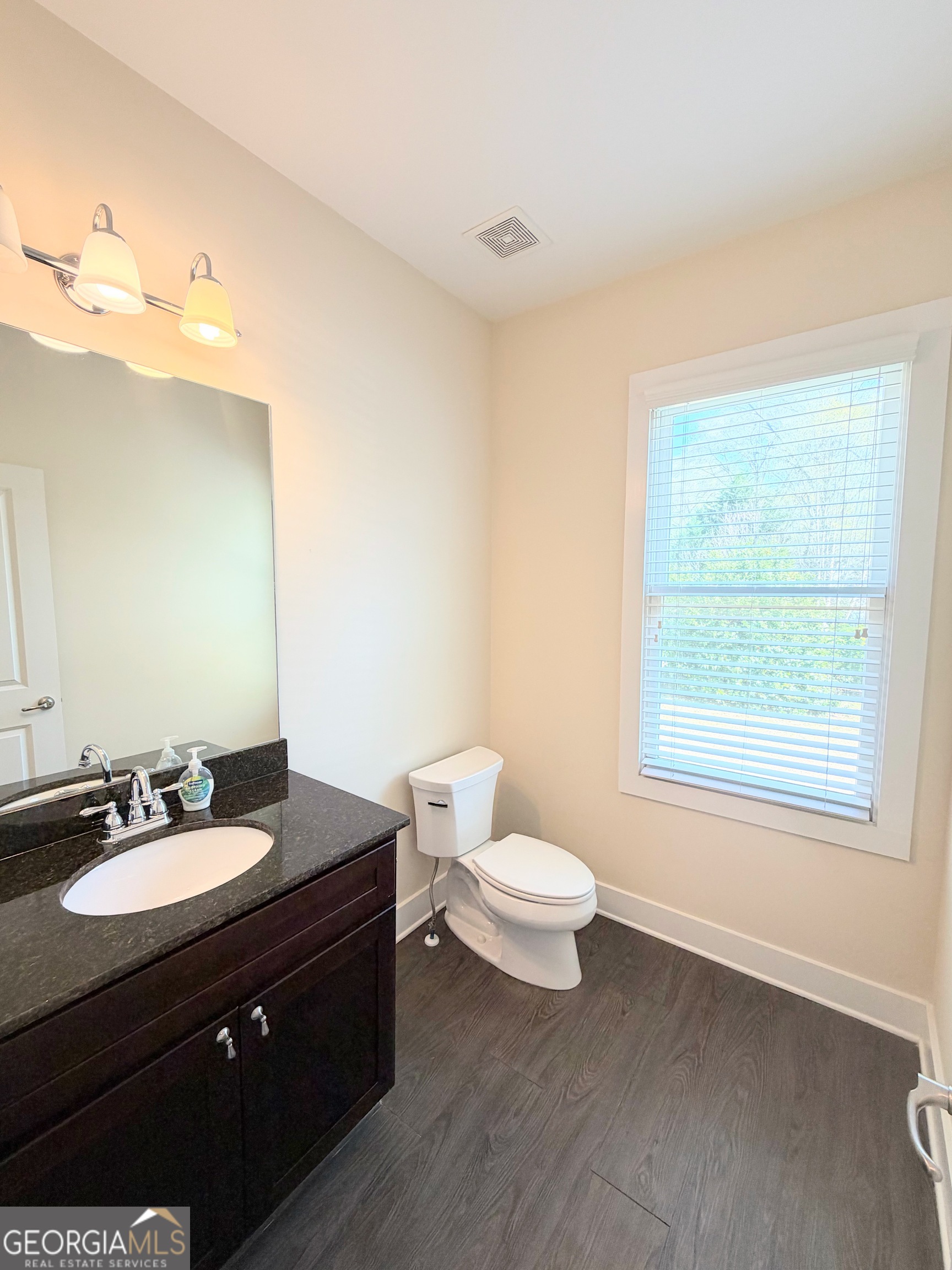 801 Park Lane Property Photo 13