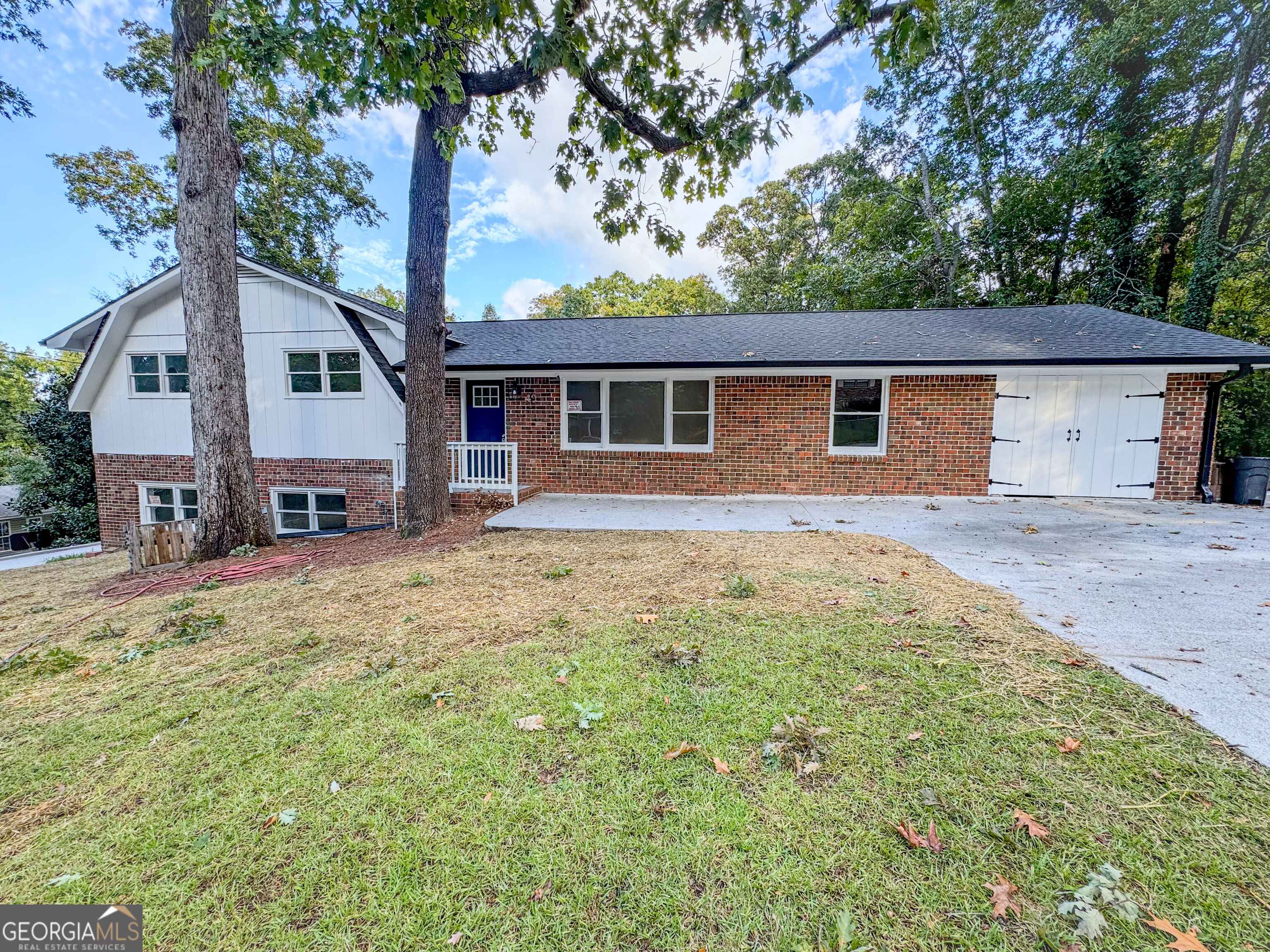 49 Cliffbrink Drive Se Property Photo 2