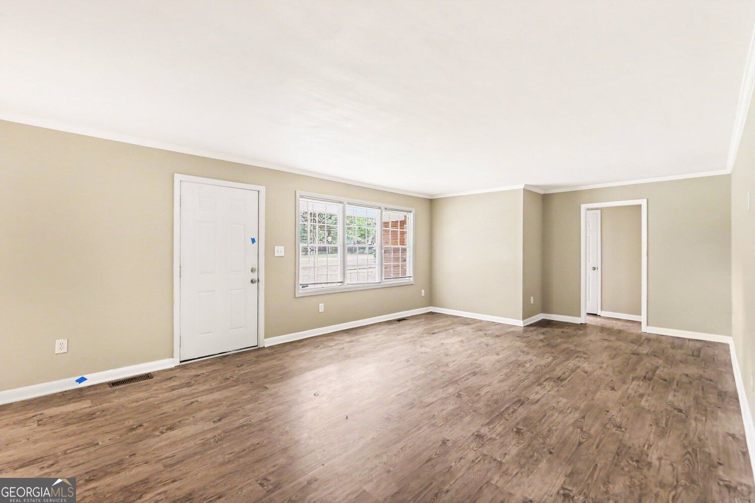 6323 Temple Street Property Photo 3