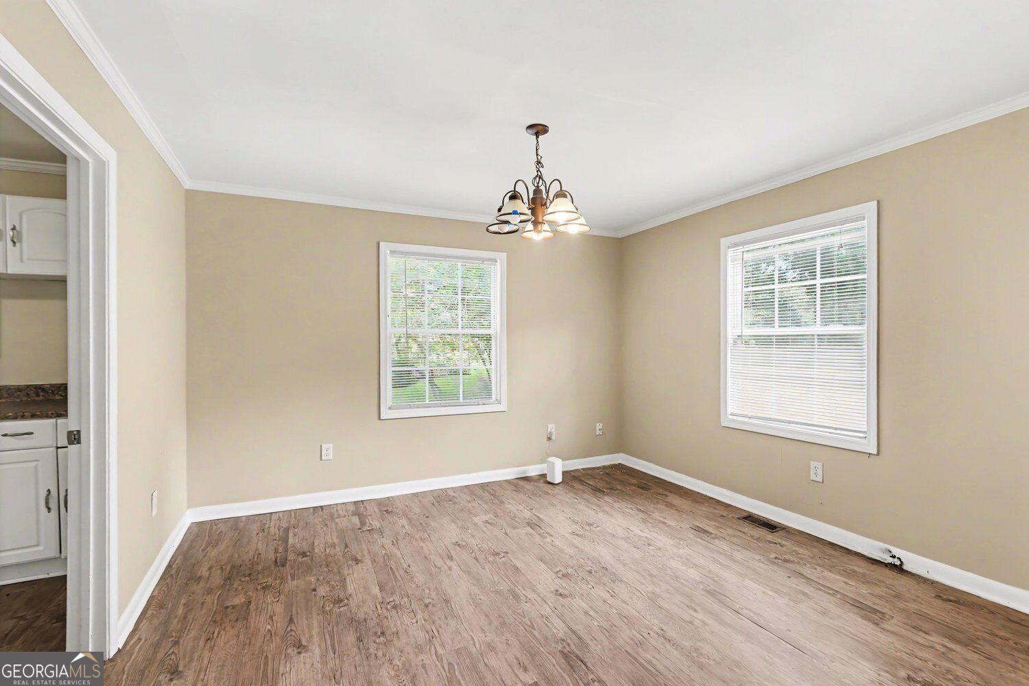 6323 Temple Street Property Photo 7