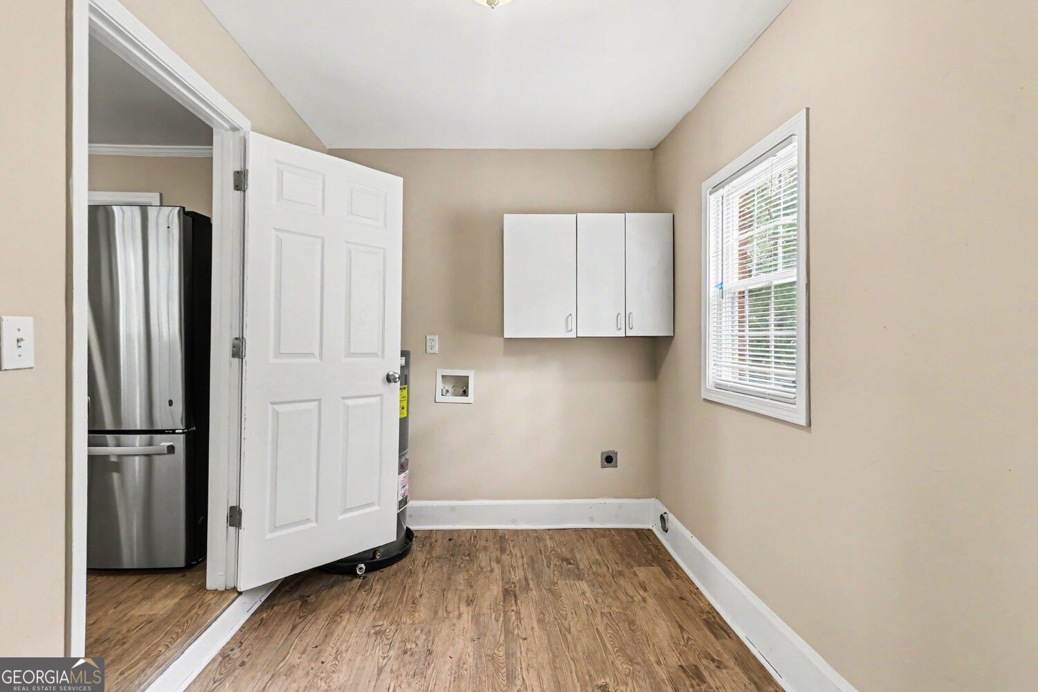 6323 Temple Street Property Photo 10