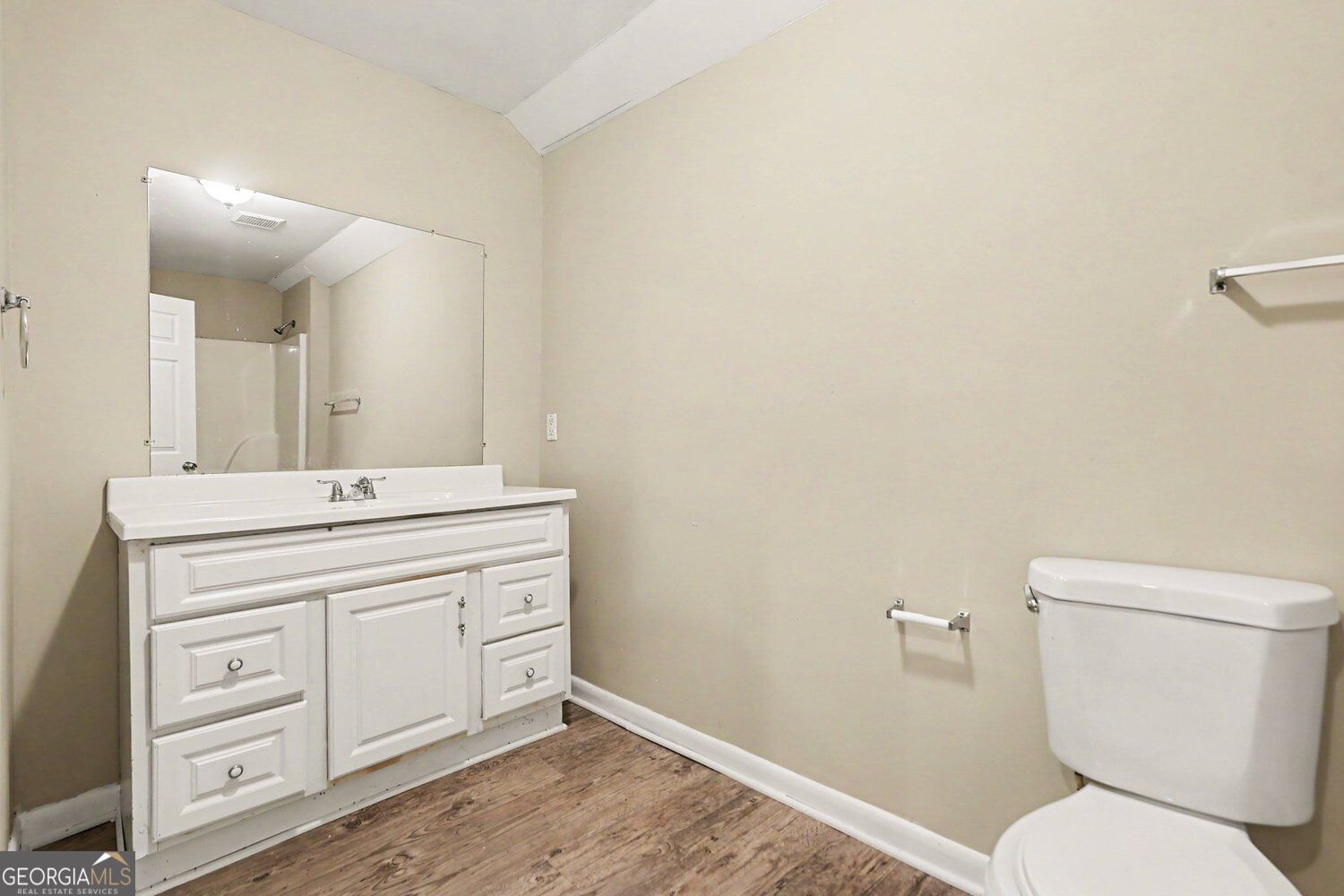 6323 Temple Street Property Photo 14