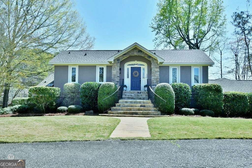 239 Robin Drive Property Photo 3