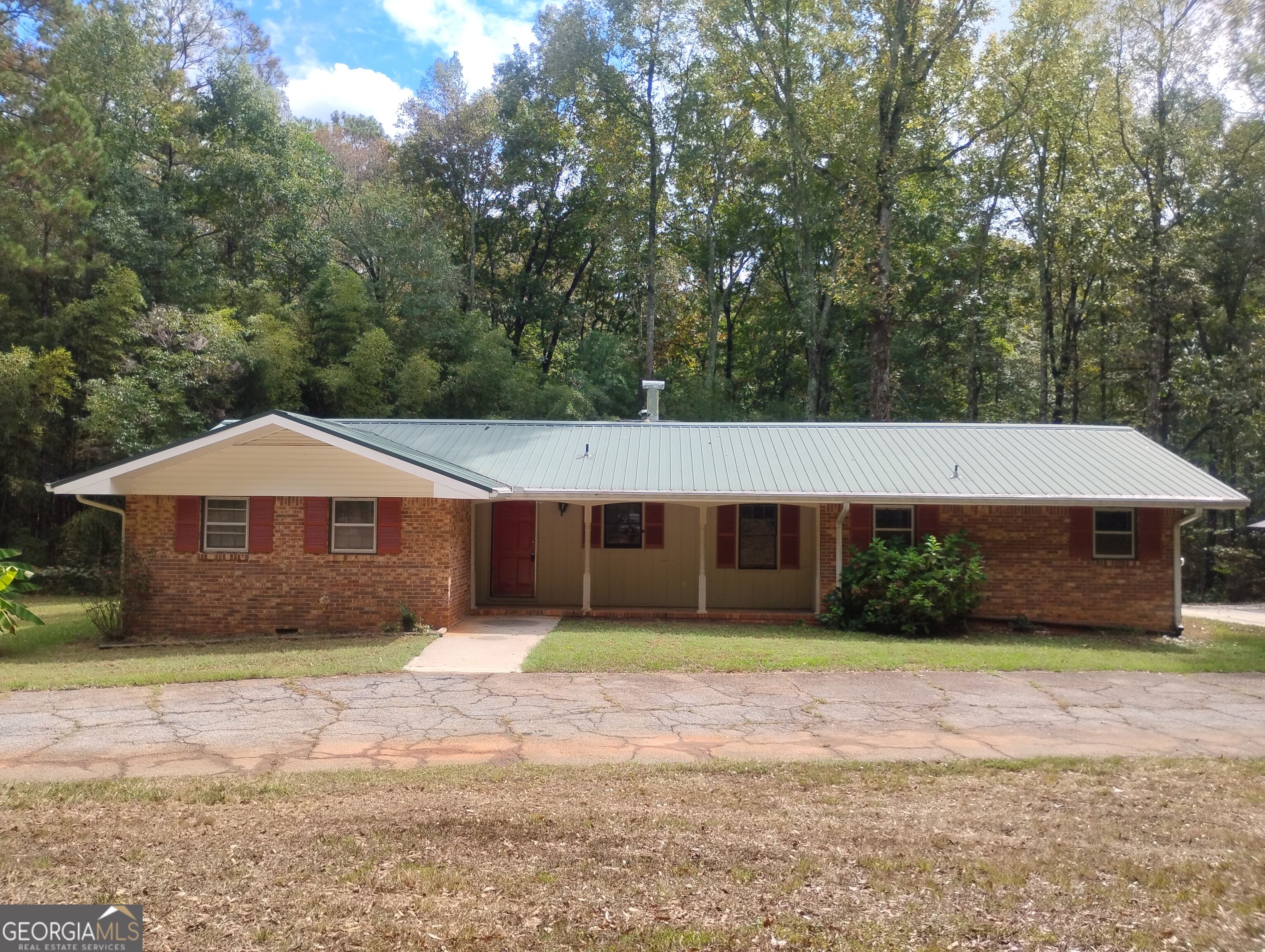 3000 White Pine Lane Property Photo 1