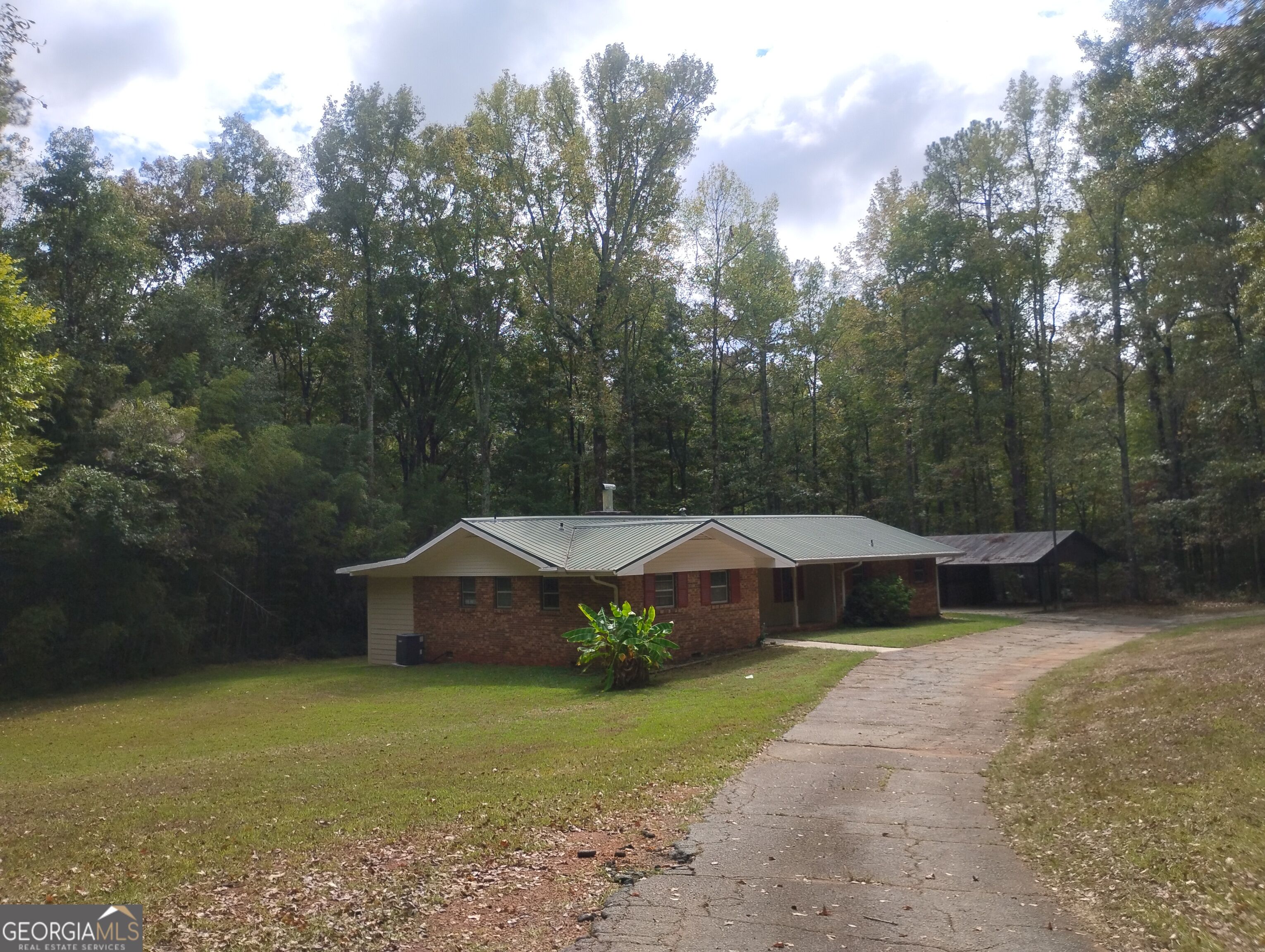 3000 White Pine Lane Property Photo 2