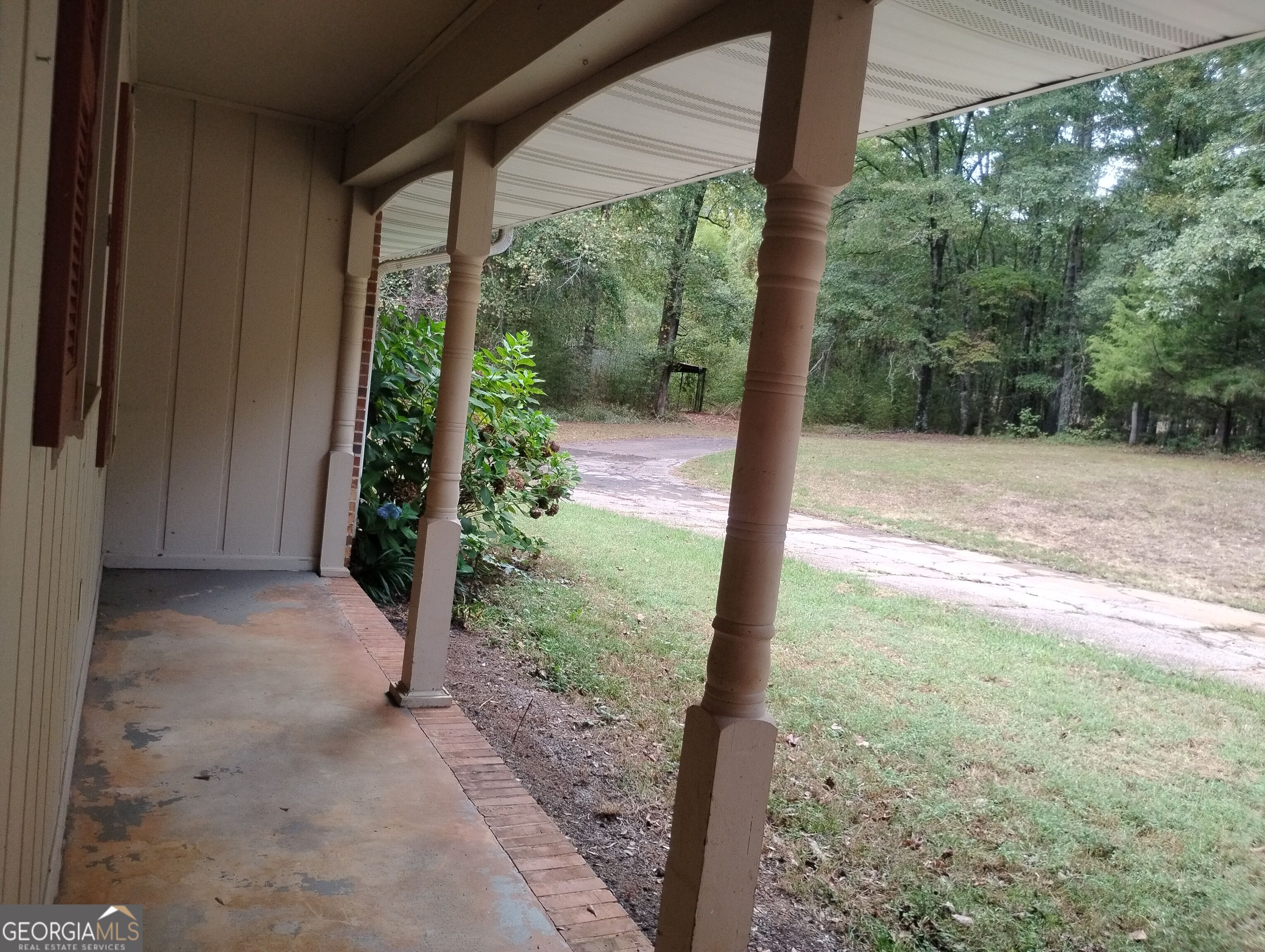 3000 White Pine Lane Property Photo 3