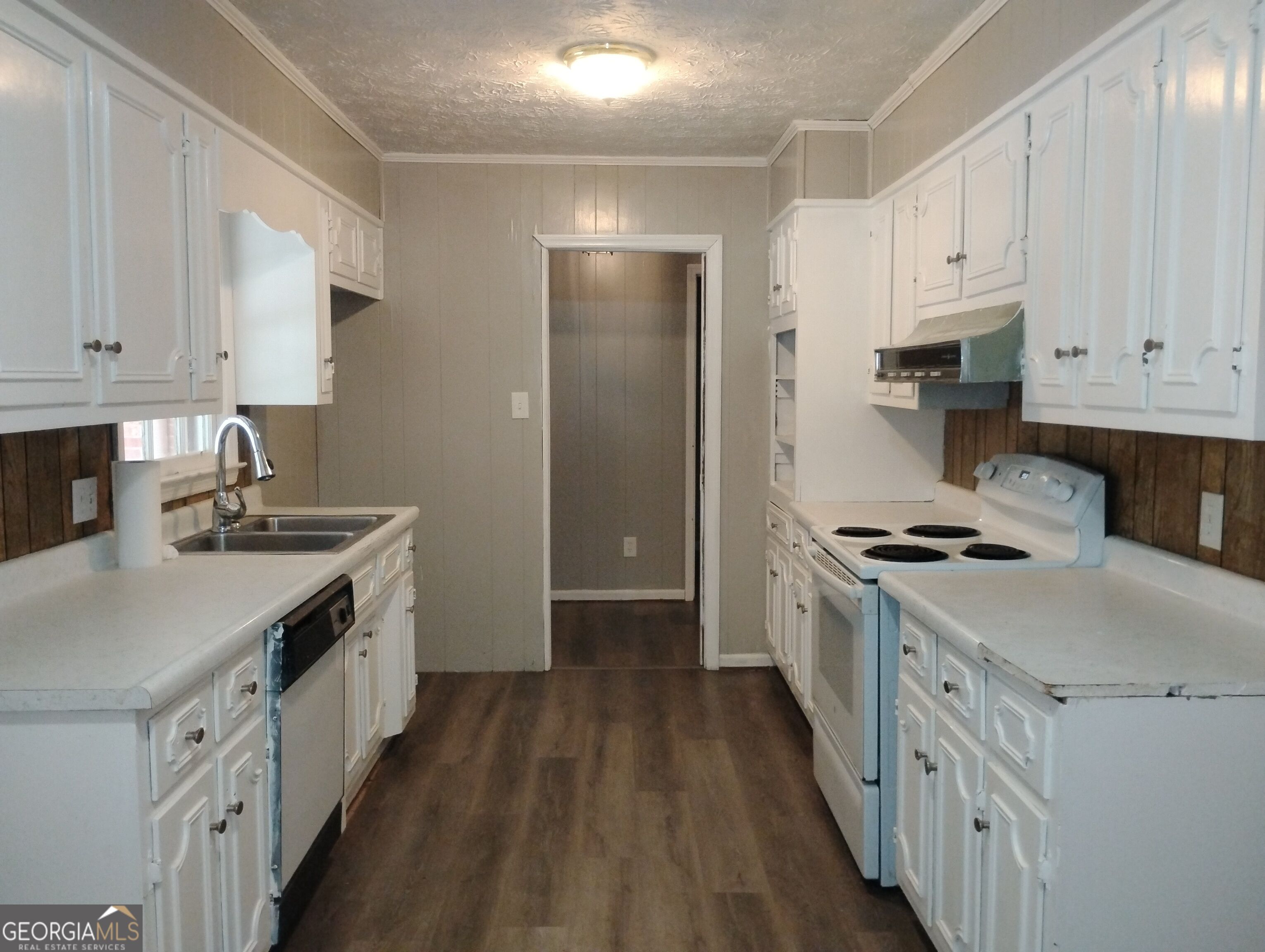 3000 White Pine Lane Property Photo 8