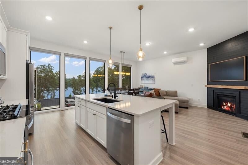 103 Marina Parc Drive Property Photo 3