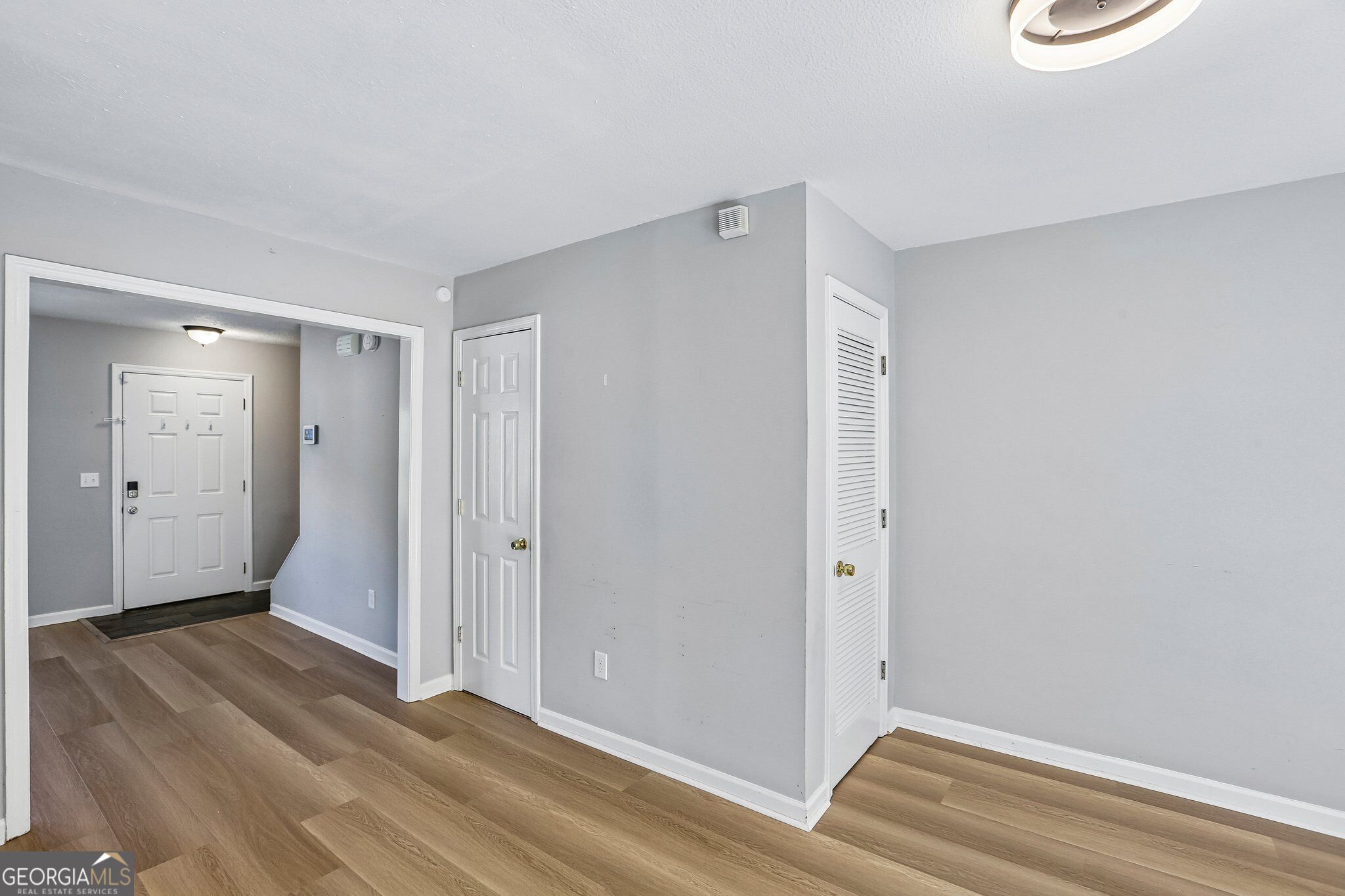 929 Mill Stone Drive Property Photo 6