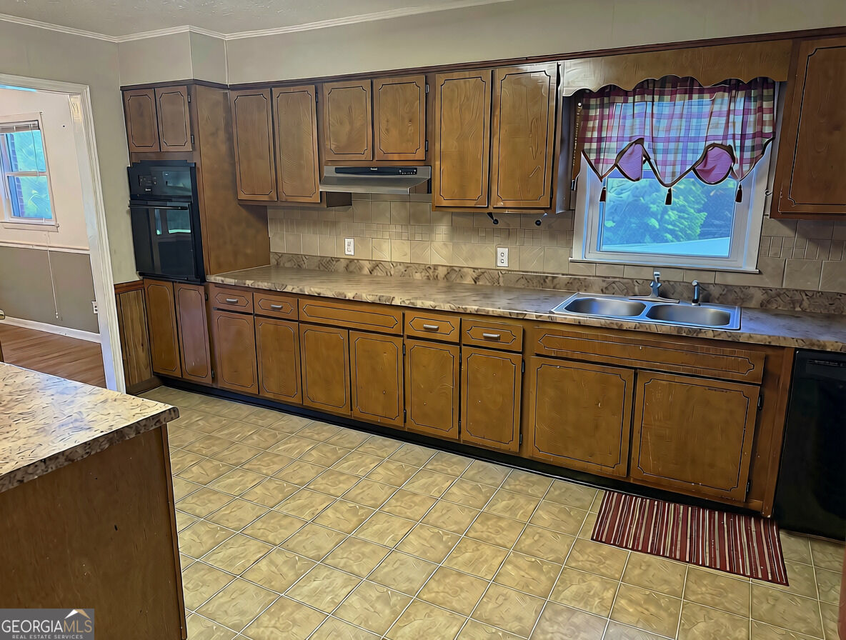 224 Pinehill Road Property Photo 6