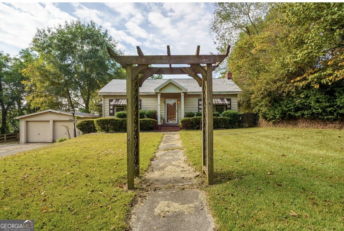 175 A W Roberts Dr. Property Photo 1