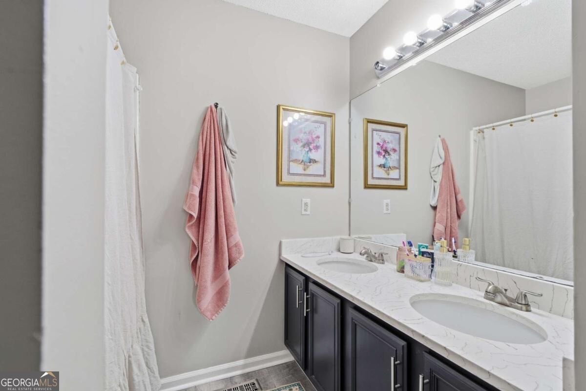 279 Brittney Drive Se Property Photo 4