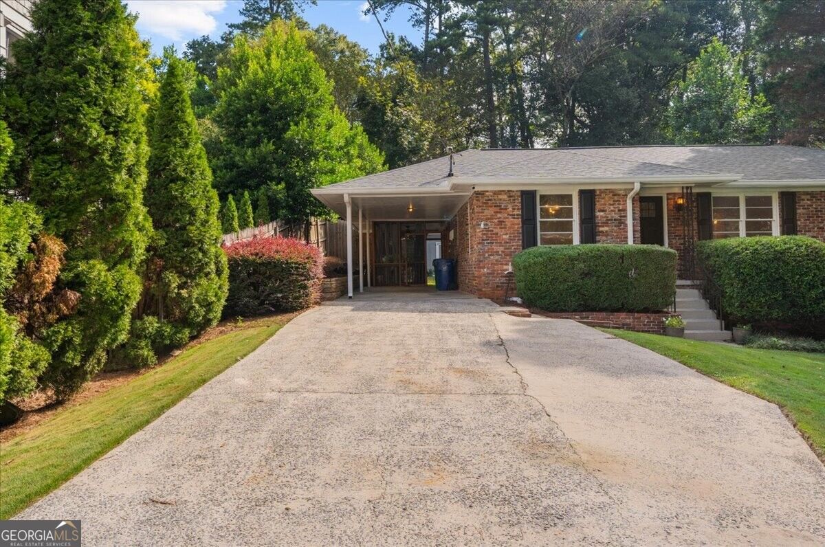2201 Fairway Circle Ne Property Photo 4