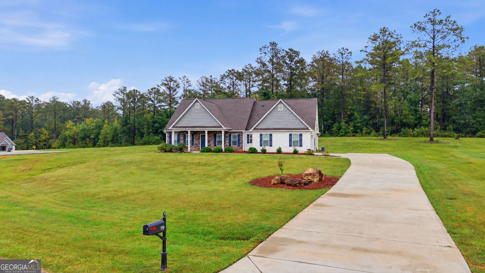 119 Mylee Cove Property Photo 1