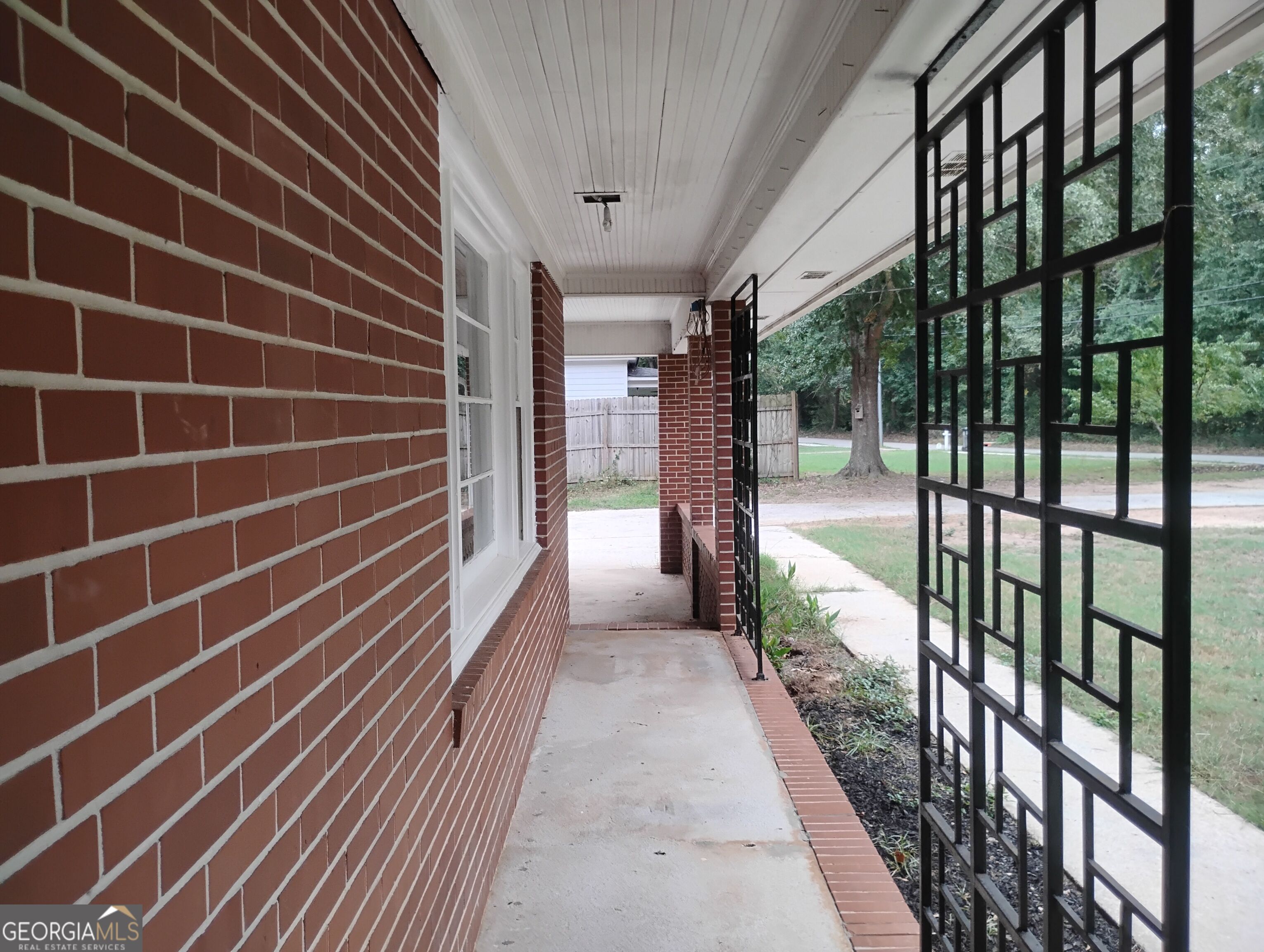 318 W Main Street Property Photo 4