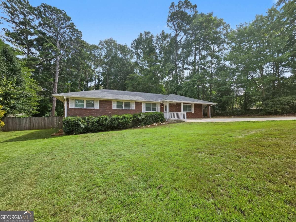 530 Allgood Road Property Photo 2