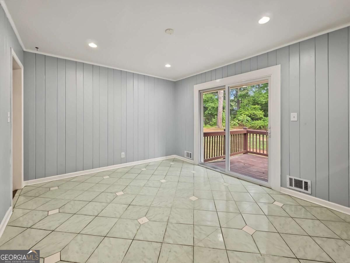 530 Allgood Road Property Photo 12