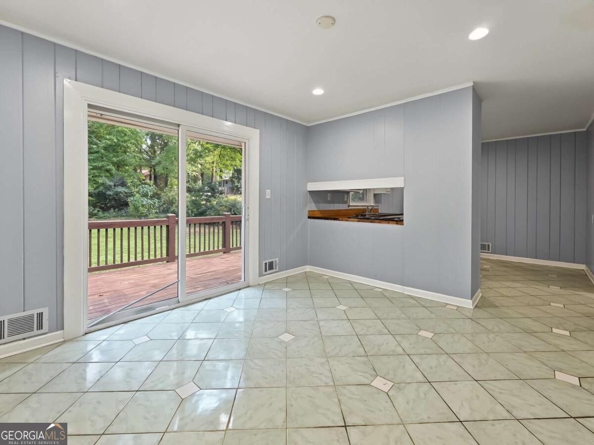 530 Allgood Road Property Photo 13