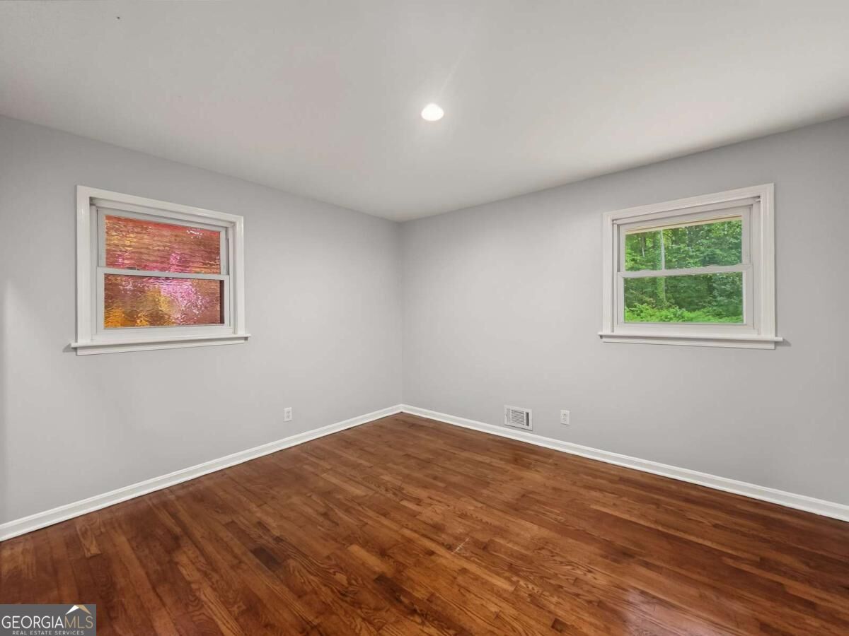 530 Allgood Road Property Photo 17