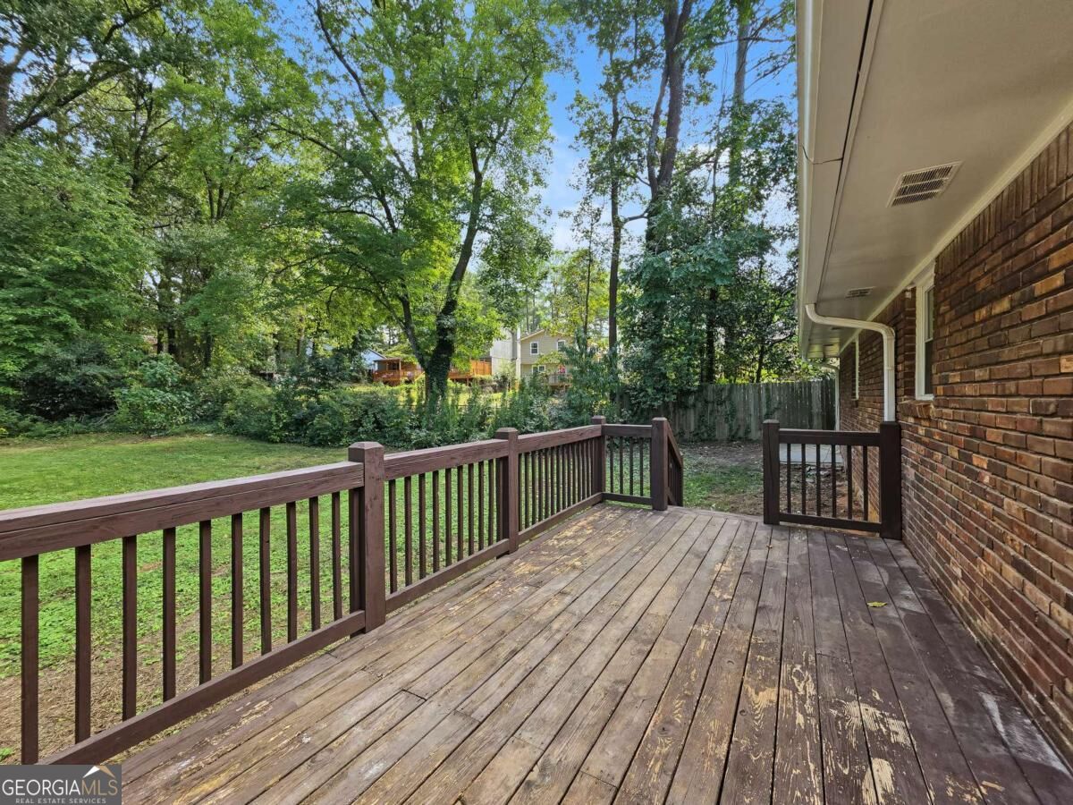 530 Allgood Road Property Photo 19