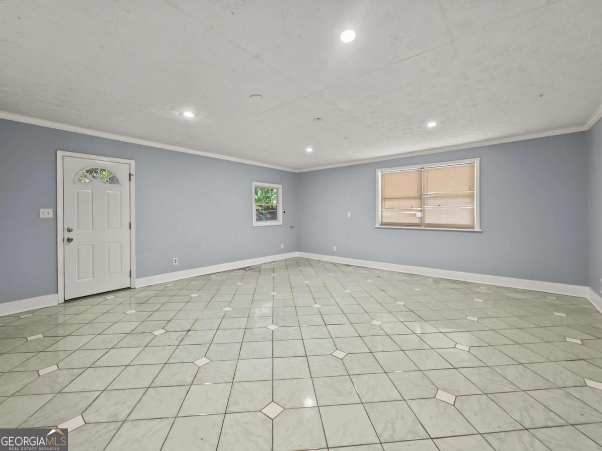 530 Allgood Road Property Photo 23