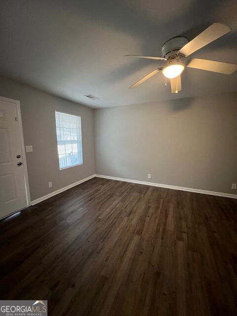 529 Railroad Street # 2b Property Photo 4