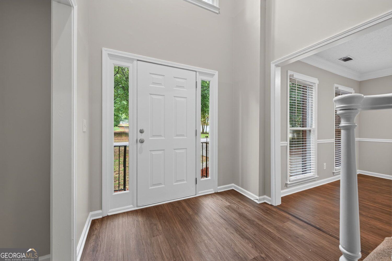 375 Saybrooke Crossing Property Photo 3