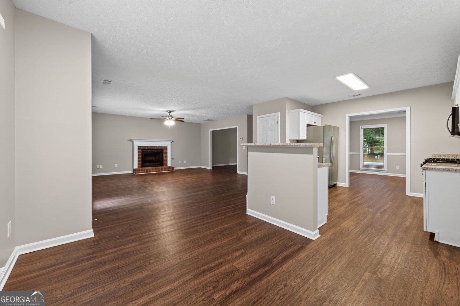 375 Saybrooke Crossing Property Photo 11