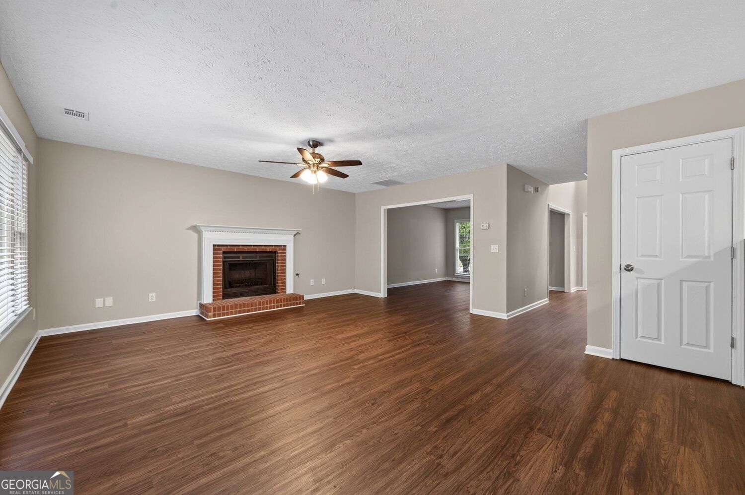 375 Saybrooke Crossing Property Photo 15