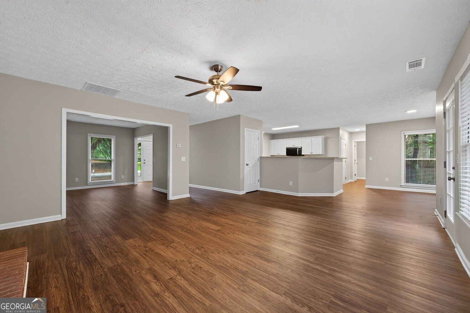 375 Saybrooke Crossing Property Photo 17