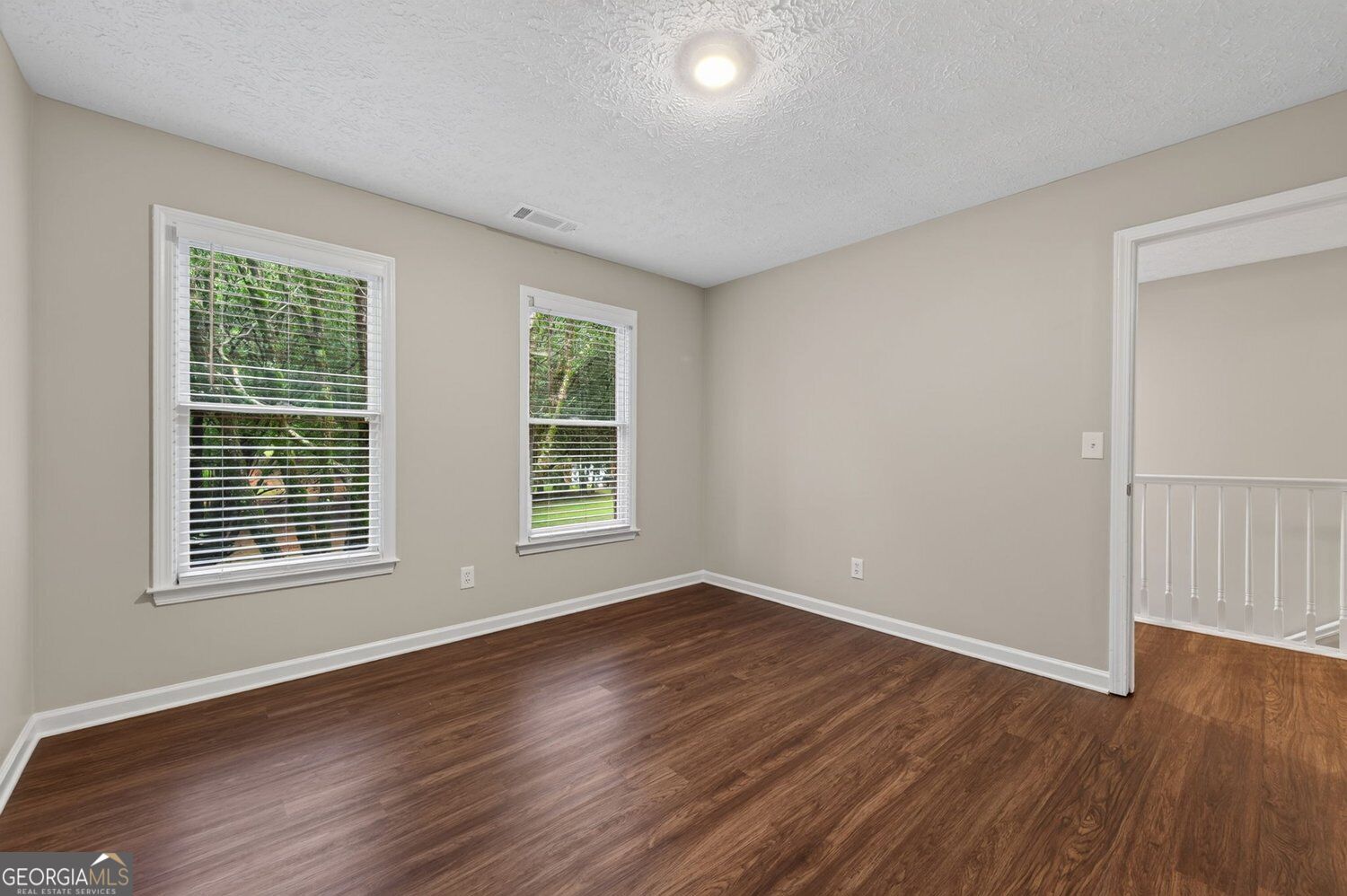 375 Saybrooke Crossing Property Photo 24
