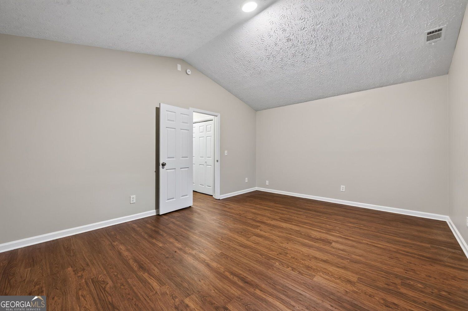 375 Saybrooke Crossing Property Photo 38