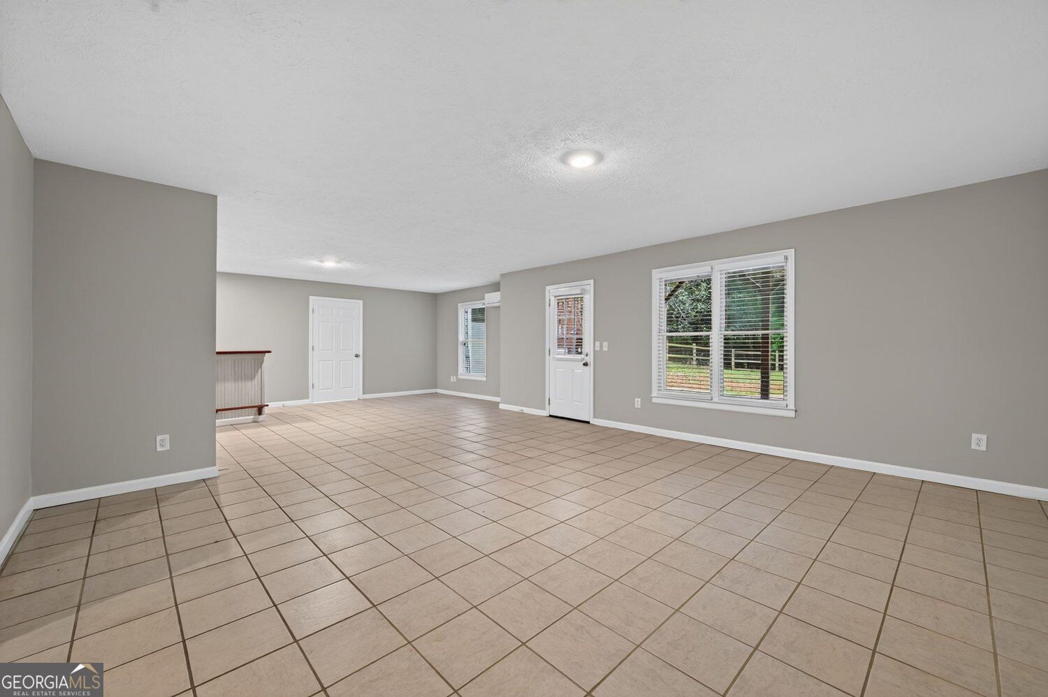 375 Saybrooke Crossing Property Photo 47