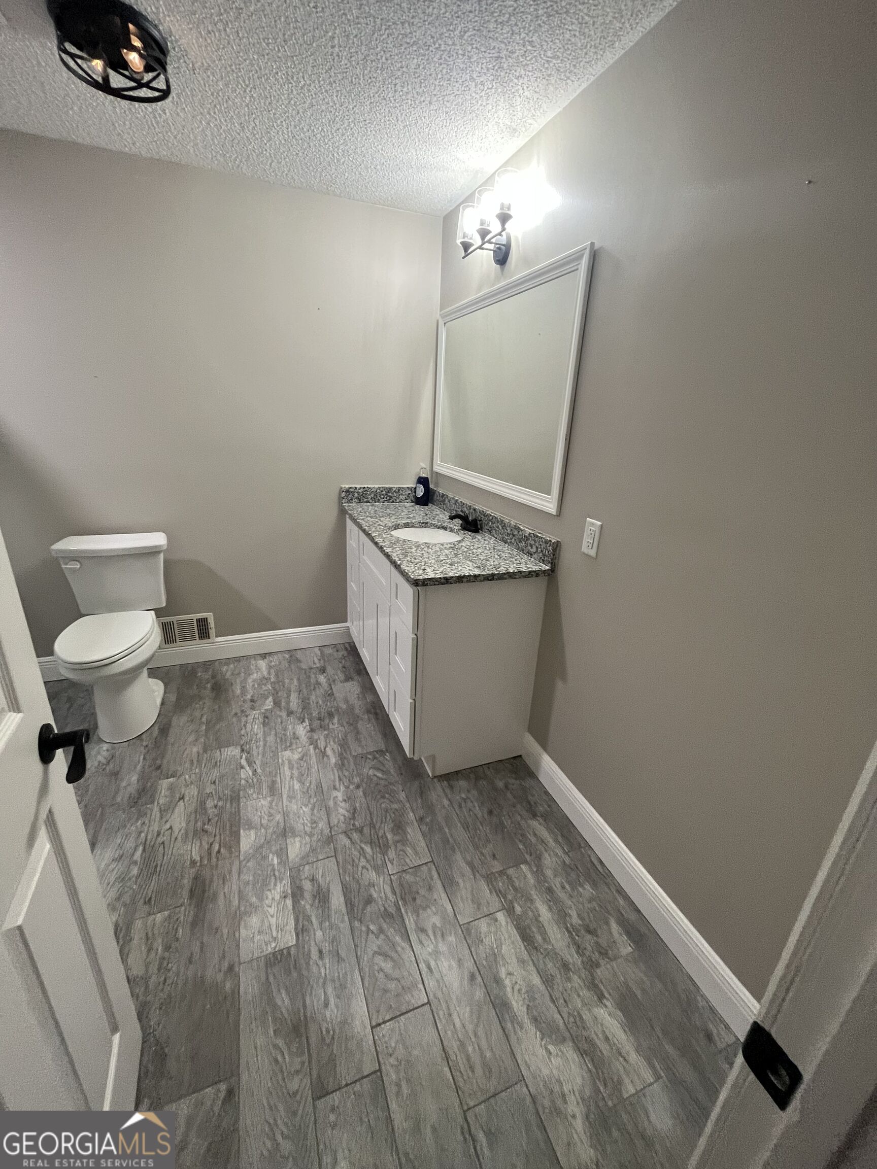 55 Nickel Road Property Photo 5