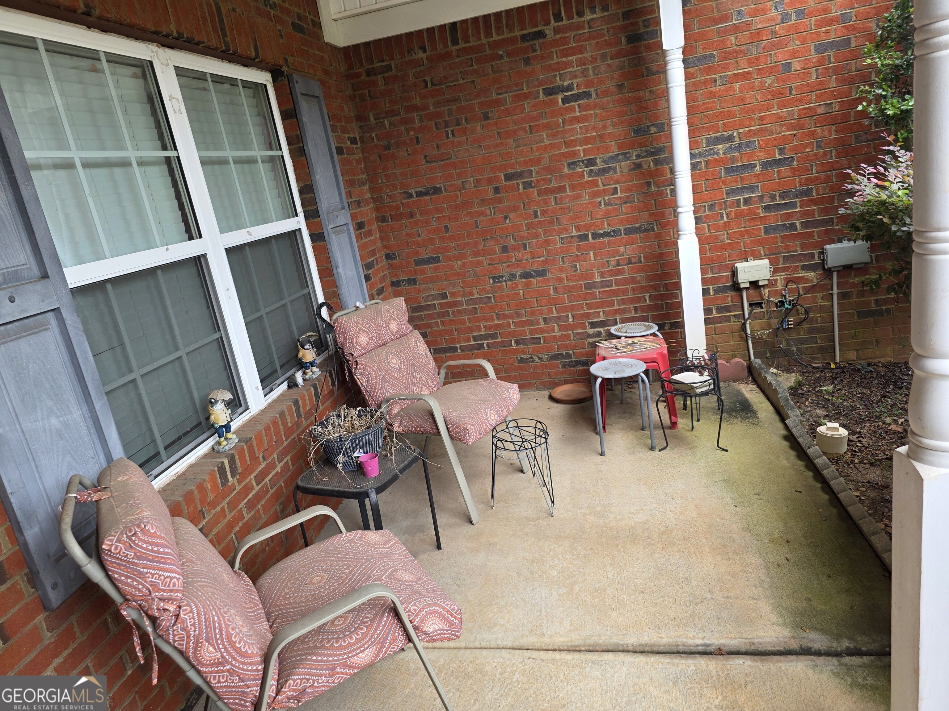 6880 Tara Oaks Drive Property Photo 5