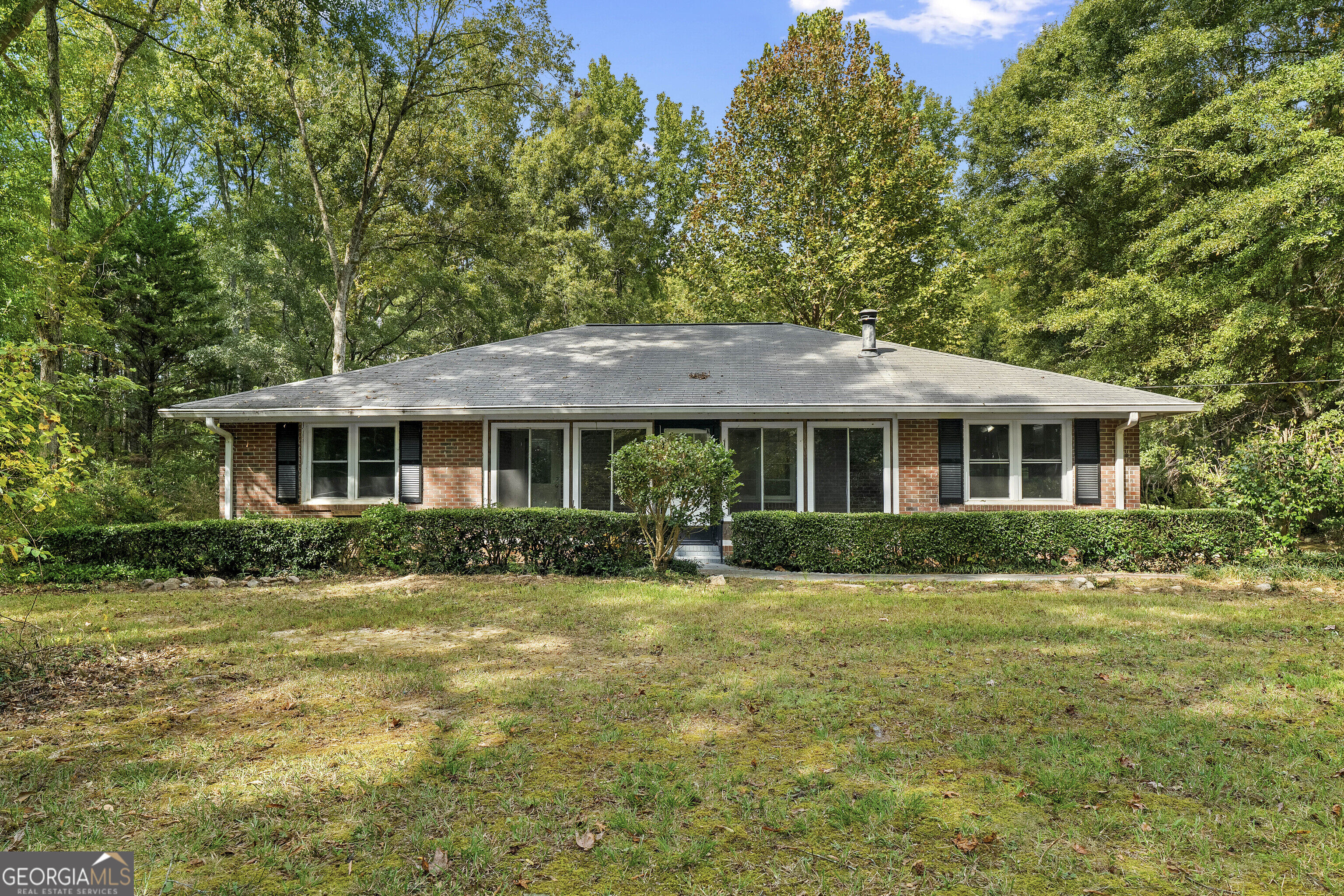 195 Rosewood Avenue Property Photo 1
