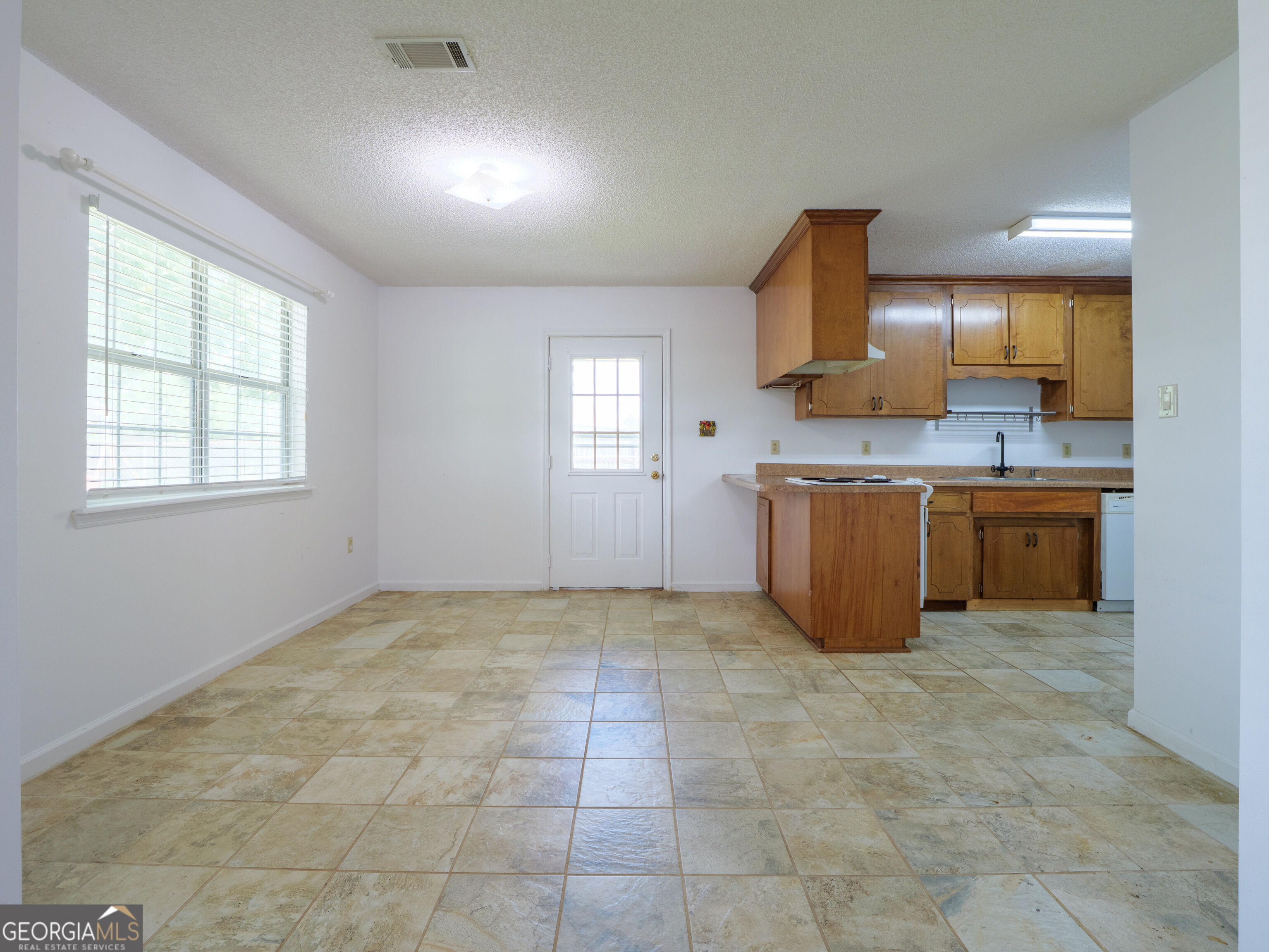 91 C Johnson Property Photo 8