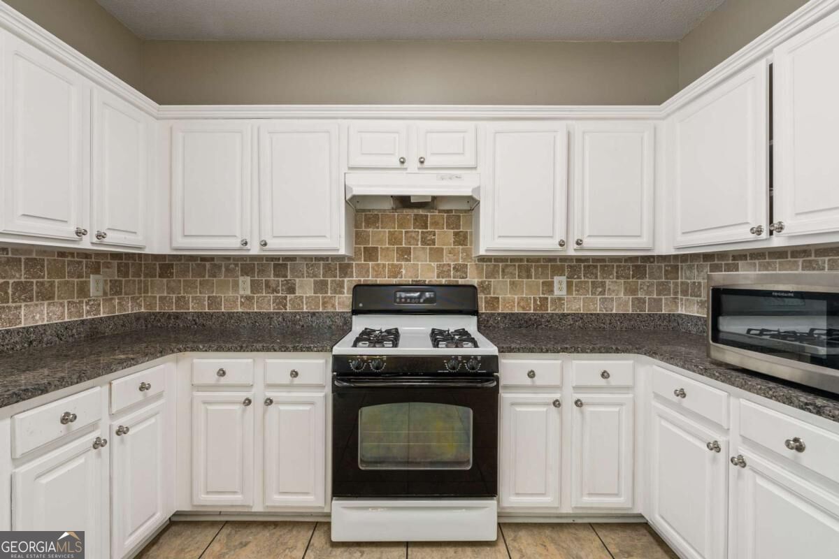 715 Soneley Court Property Photo 18