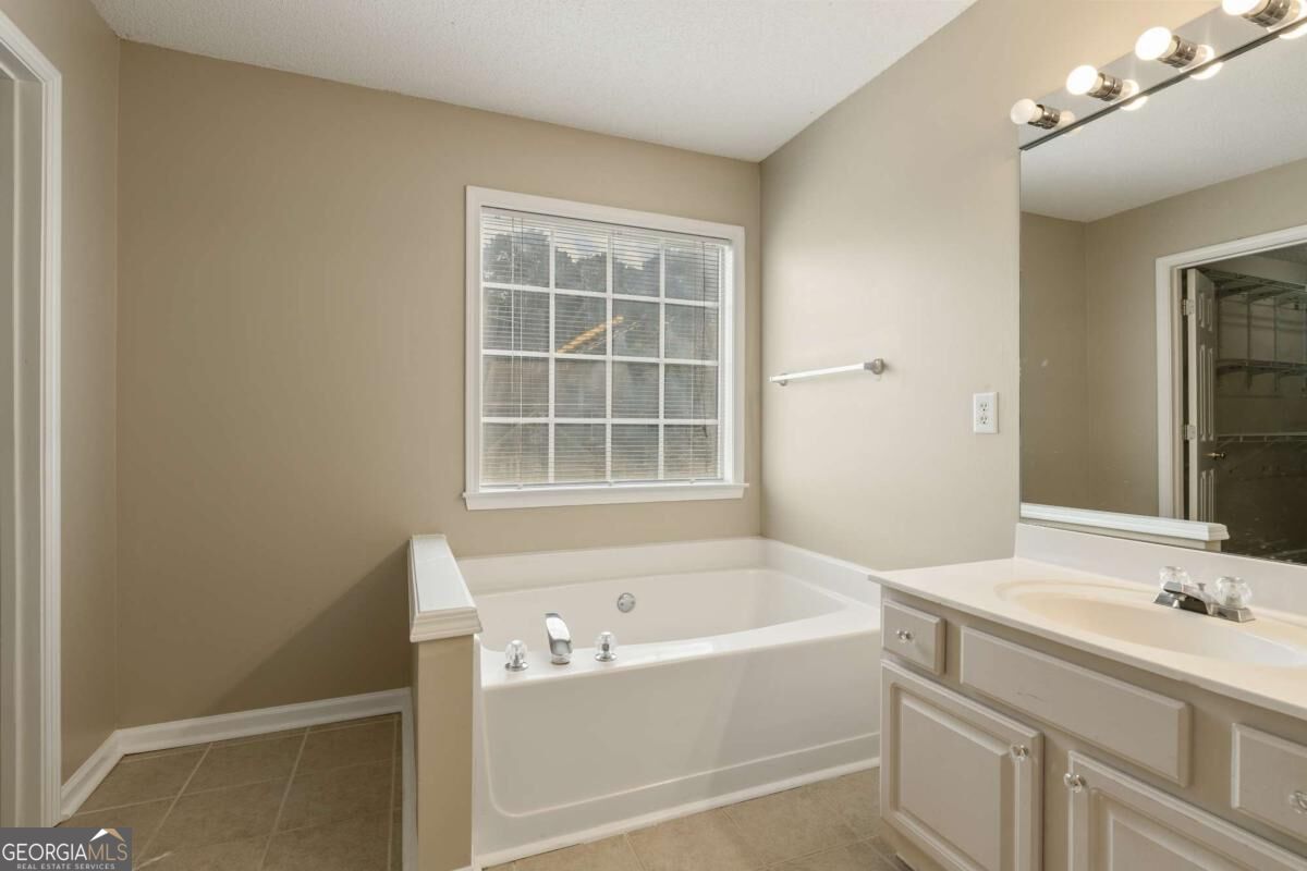 715 Soneley Court Property Photo 35