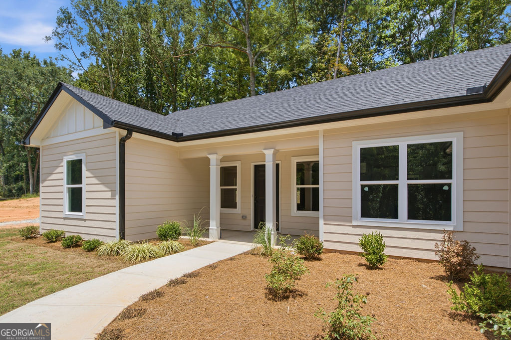 1066 Oglesby Boulevard Property Photo 8