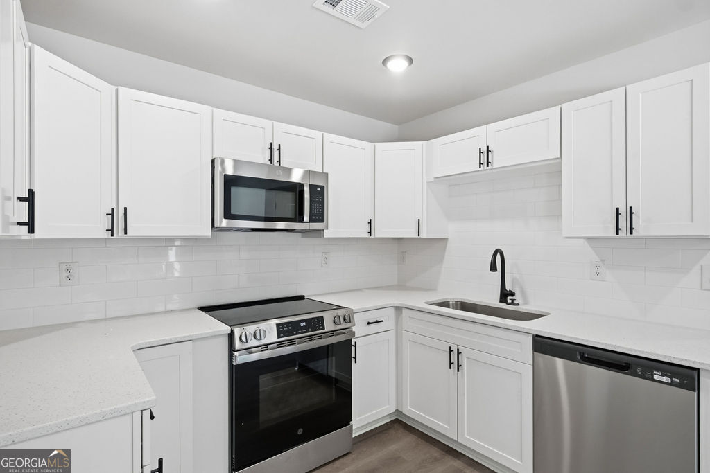 1076 Oglesby Boulevard Property Photo 21